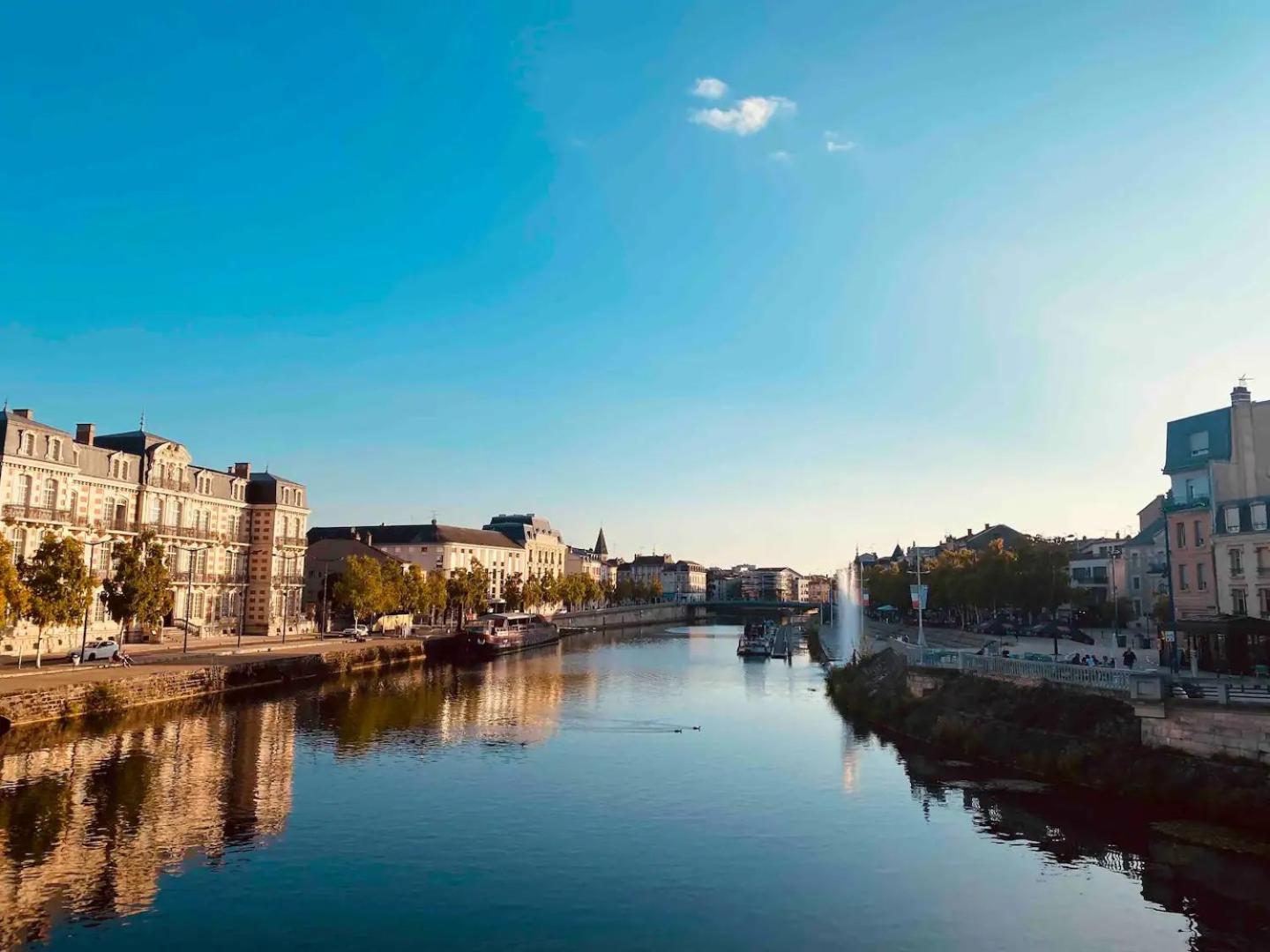 Logement Neuf "Meuse" - Hyper Centre - Parking Proche - Proche Gare - 4 Chambres - Terrasse Couverte - Wifi ! Gere Par Prestazen'Services Βερντέν Εξωτερικό φωτογραφία