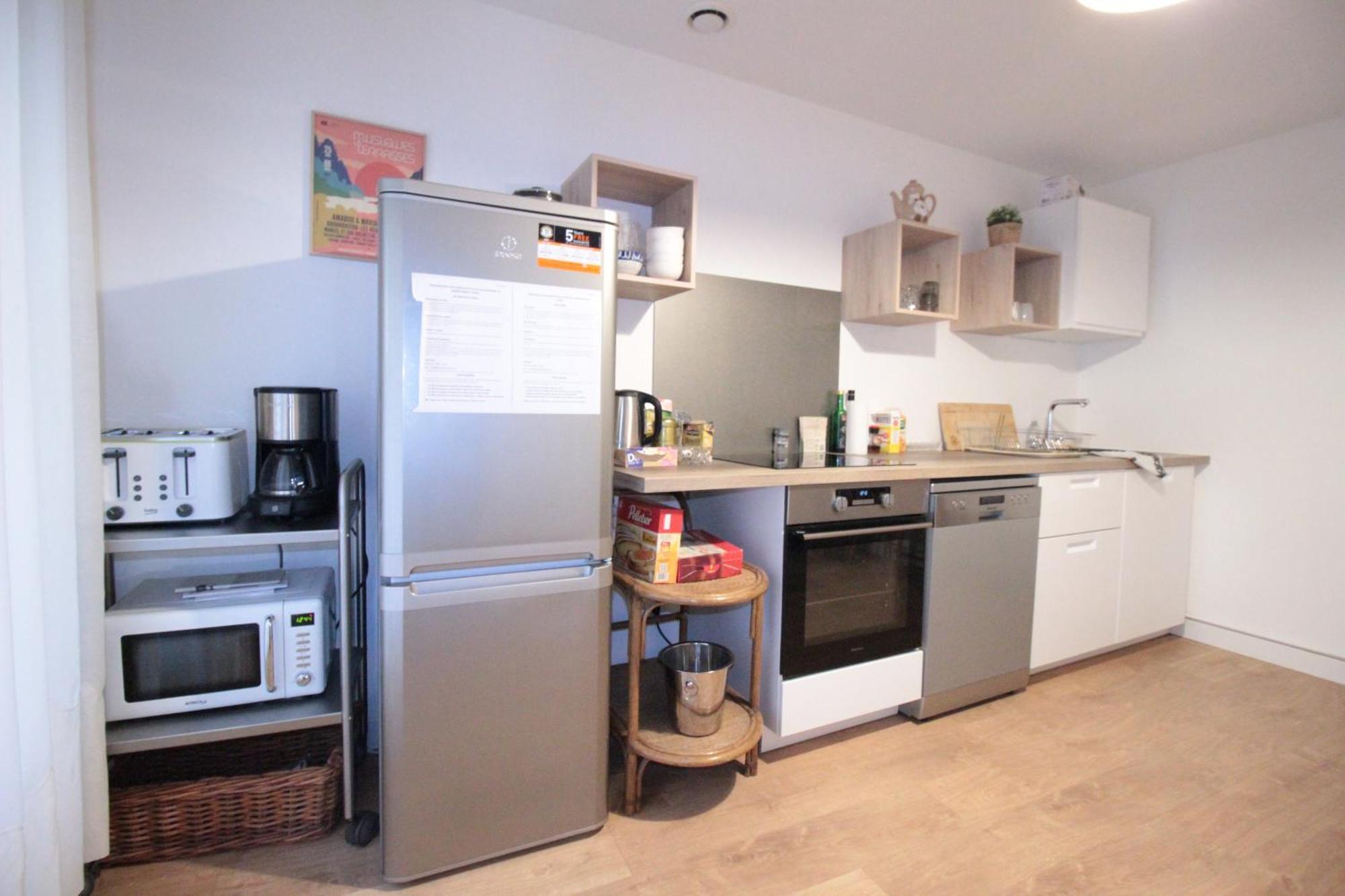 Logement Neuf "Meuse" - Hyper Centre - Parking Proche - Proche Gare - 4 Chambres - Terrasse Couverte - Wifi ! Gere Par Prestazen'Services Βερντέν Εξωτερικό φωτογραφία