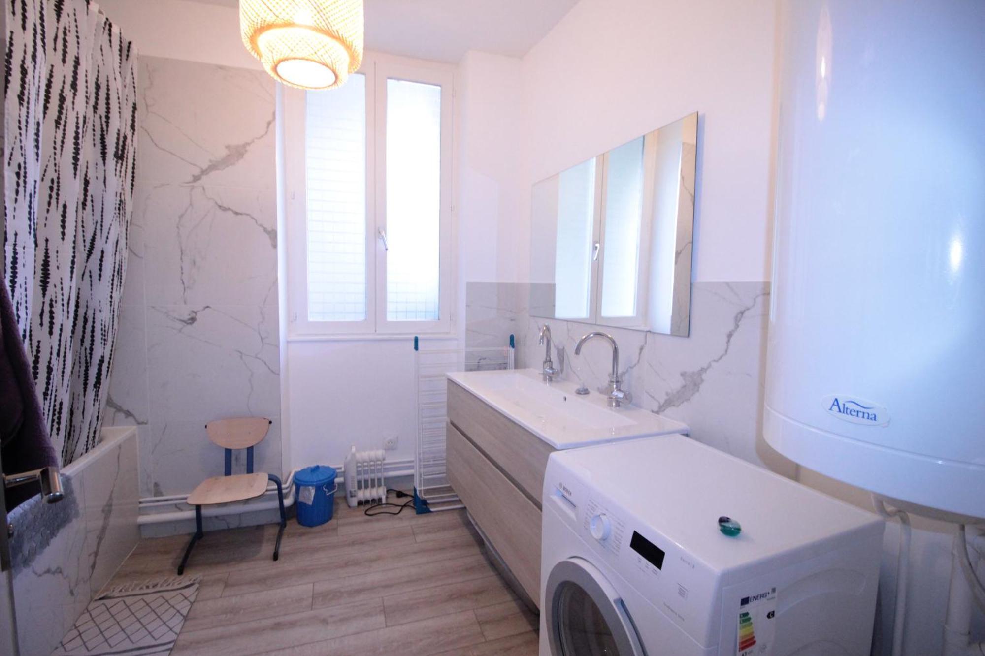 Logement Neuf "Meuse" - Hyper Centre - Parking Proche - Proche Gare - 4 Chambres - Terrasse Couverte - Wifi ! Gere Par Prestazen'Services Βερντέν Εξωτερικό φωτογραφία