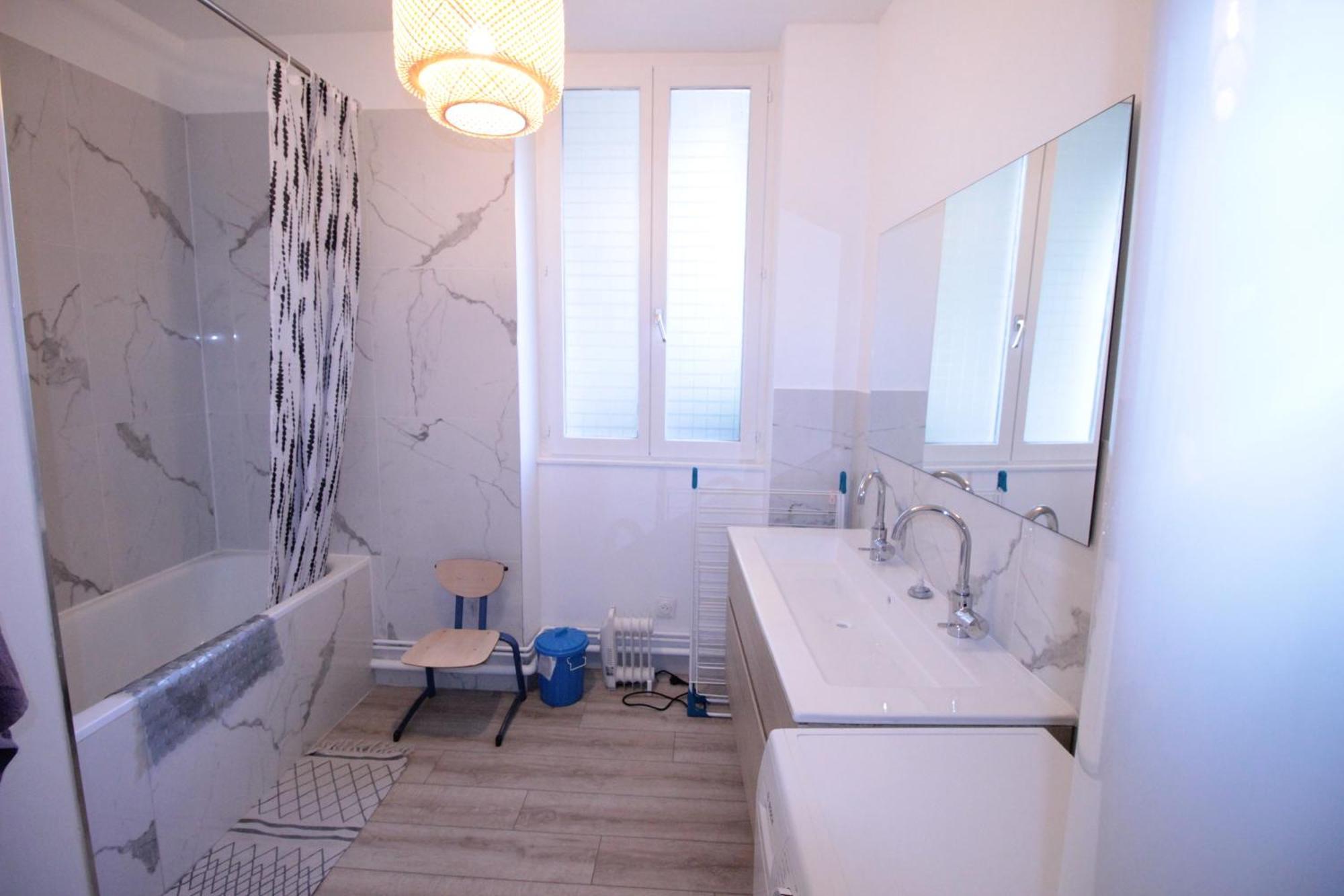 Logement Neuf "Meuse" - Hyper Centre - Parking Proche - Proche Gare - 4 Chambres - Terrasse Couverte - Wifi ! Gere Par Prestazen'Services Βερντέν Εξωτερικό φωτογραφία
