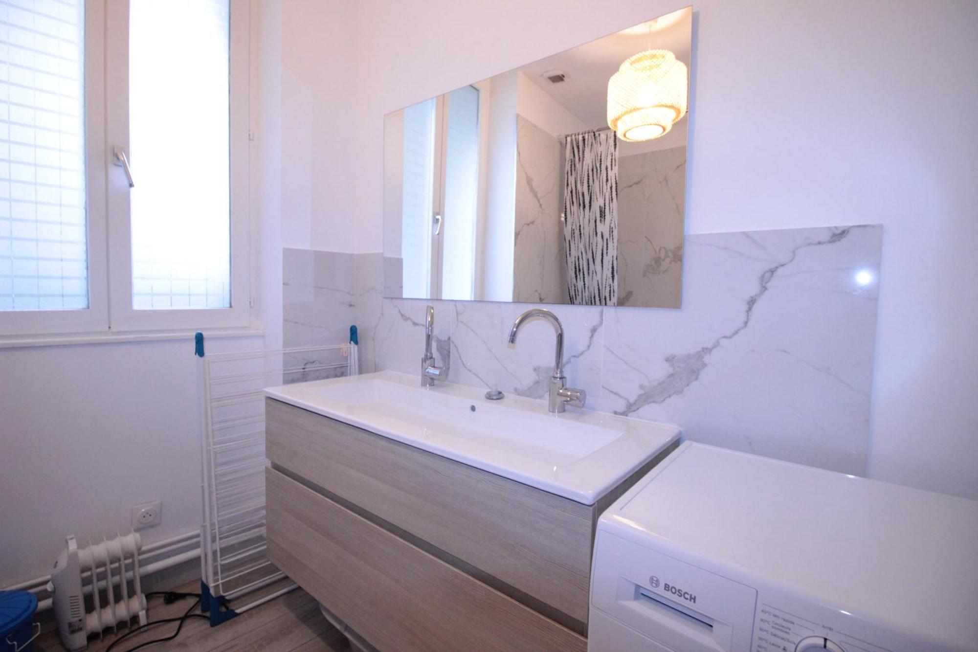 Logement Neuf "Meuse" - Hyper Centre - Parking Proche - Proche Gare - 4 Chambres - Terrasse Couverte - Wifi ! Gere Par Prestazen'Services Βερντέν Εξωτερικό φωτογραφία